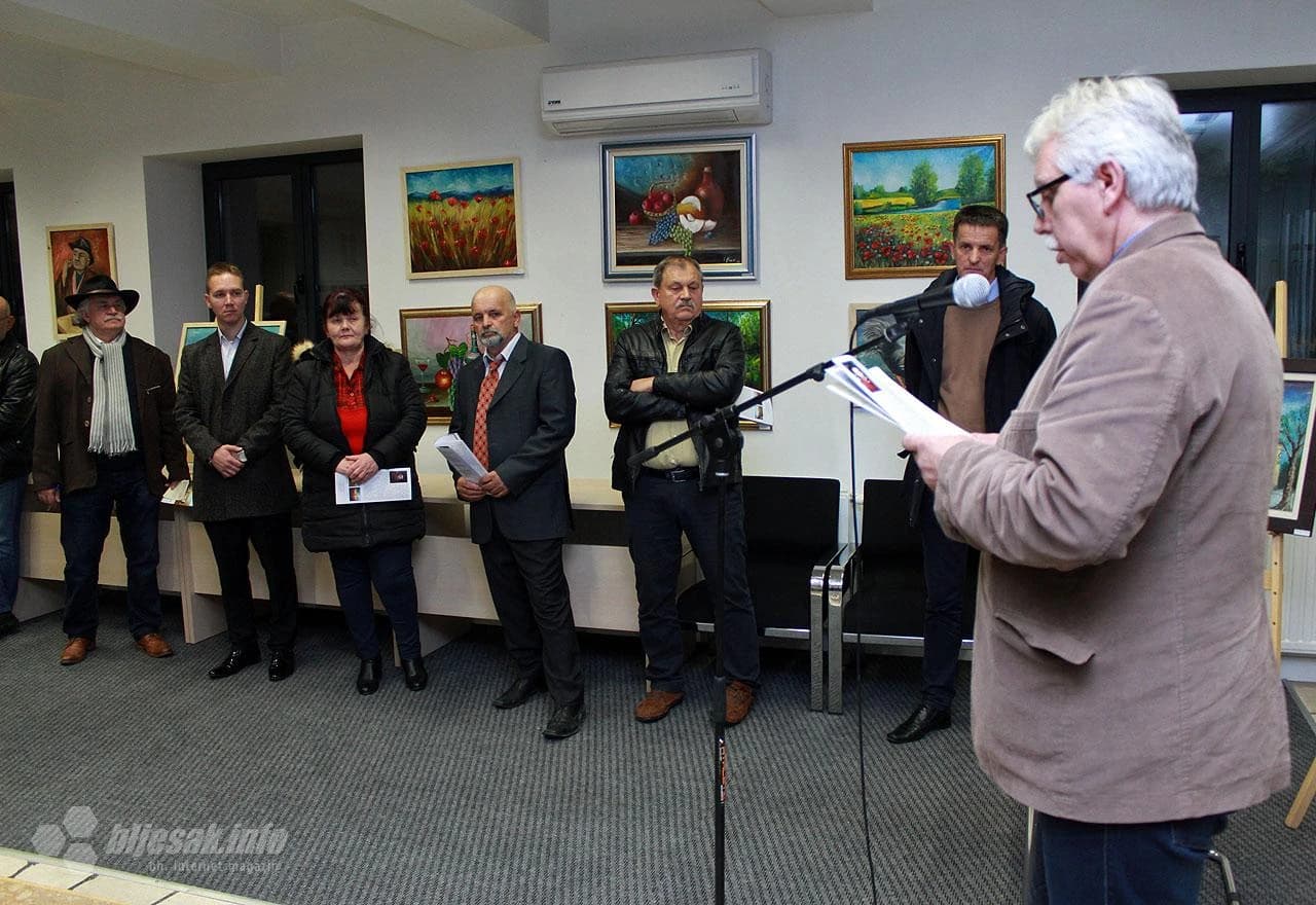 U širokobriješkoj Narodnoj knjižnici otvorena samostalna izložba ljubuškog slikara Zdravka Rogića