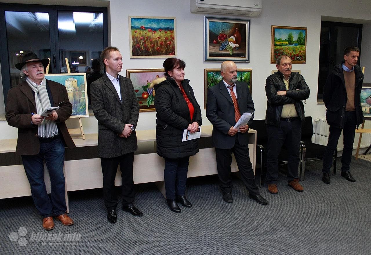 U širokobriješkoj Narodnoj knjižnici otvorena samostalna izložba ljubuškog slikara Zdravka Rogića