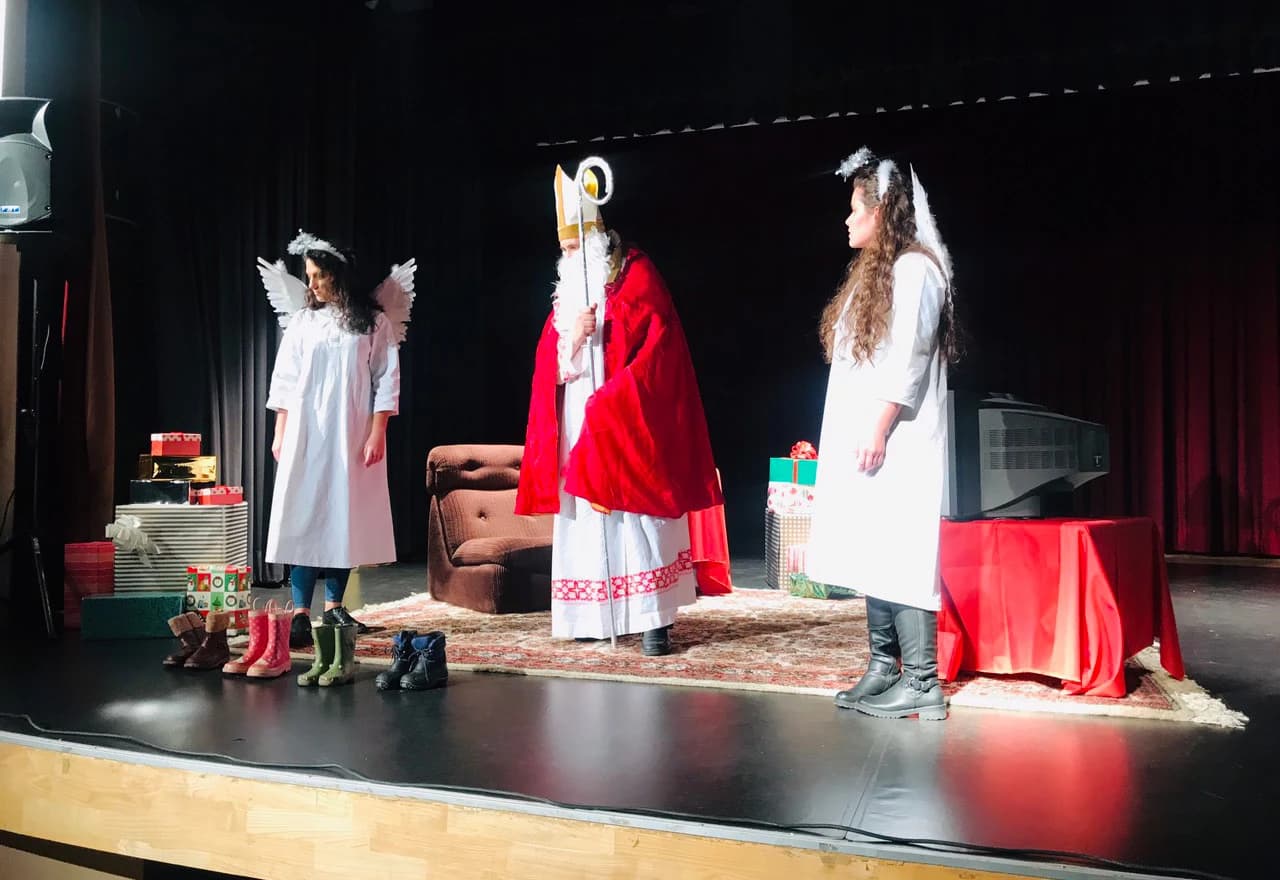 Podjela paketića za sv. Nikolu