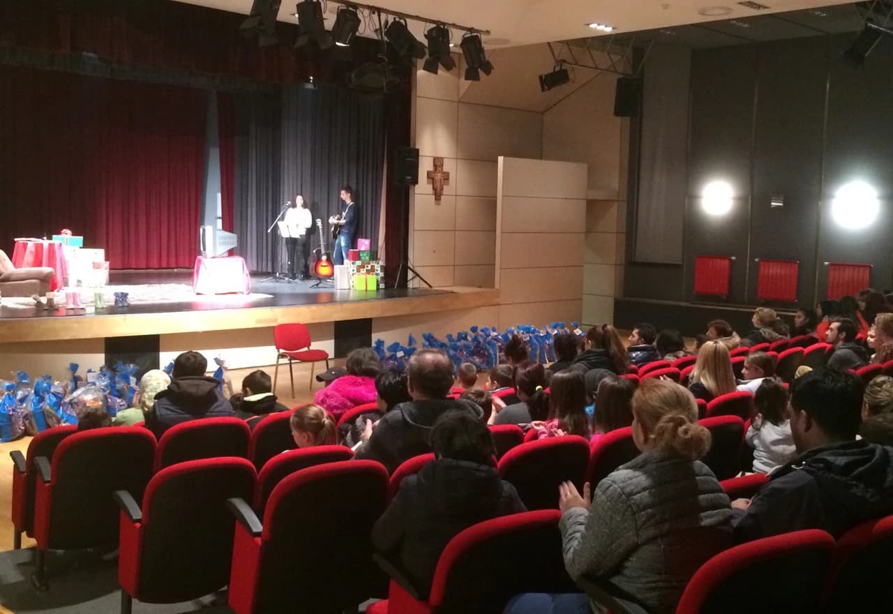 Podjela paketića za sv. Nikolu