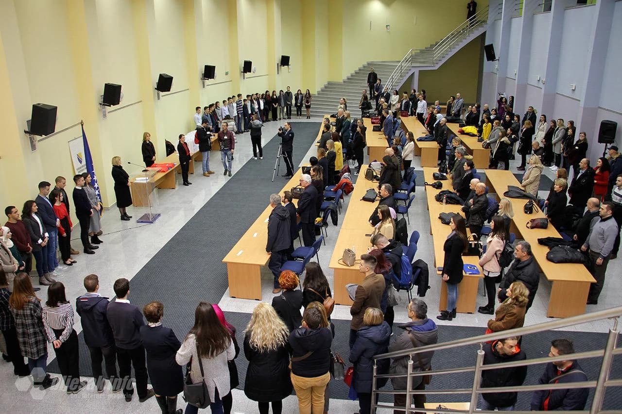 Svečanost dodjele nagrada najboljim učenicima osnovnih i srednjih škola u FBiH u školskoj 2017/2018. godini