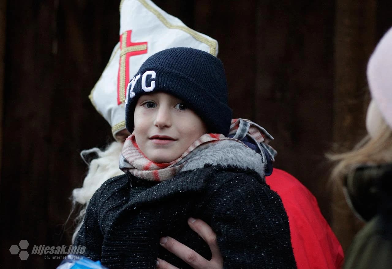 Sveti Nikola razveselio mostarske mališane