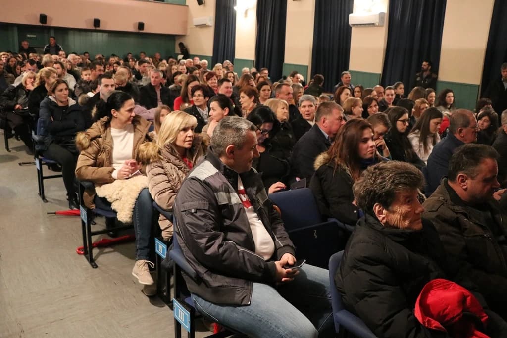 Koncert ''Kolo igram, pismu pivam''