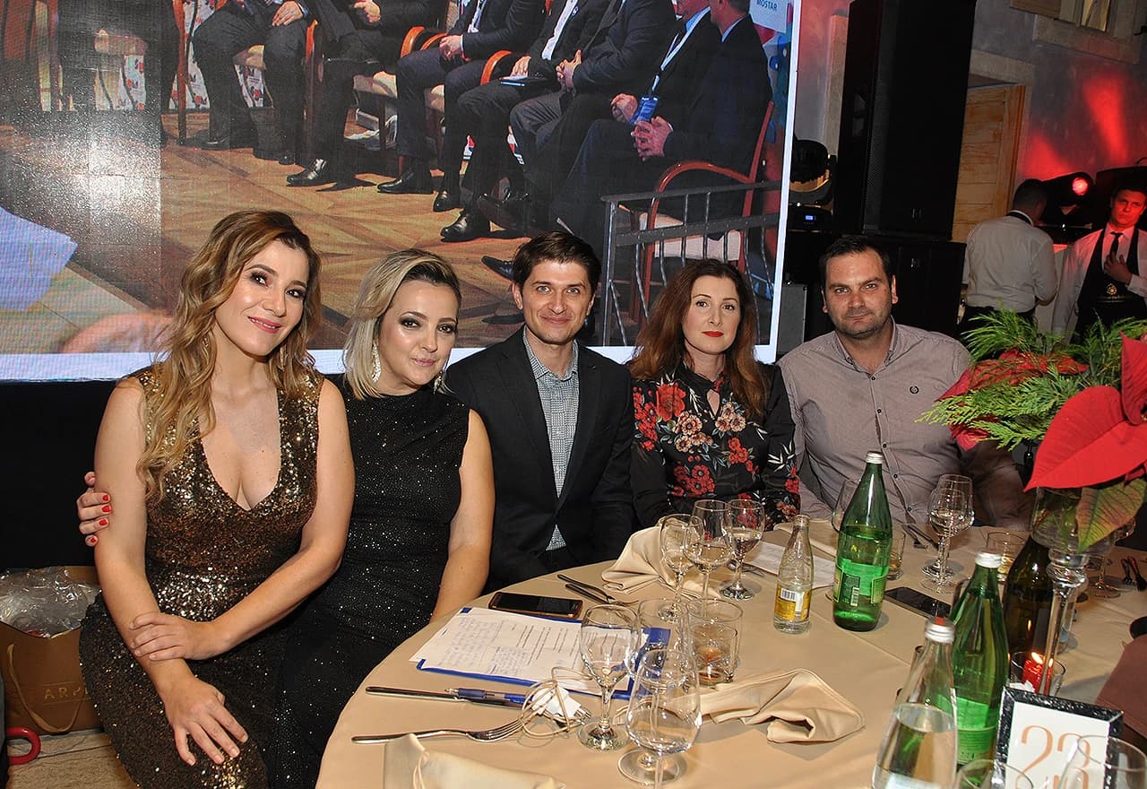 Atmosfera s poslovnog domjenka