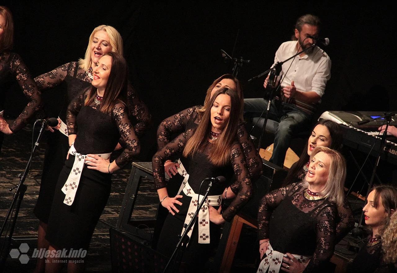 Ramska Etno skupina Čuvarice održale samostalni koncert i promociju novog albuma 'Divojka' u Hrvatskom domu herceg Stjepan Kosača u Mostaru