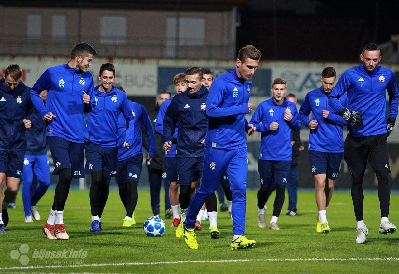 Nogometaši Dinama odradili trening na Pecari