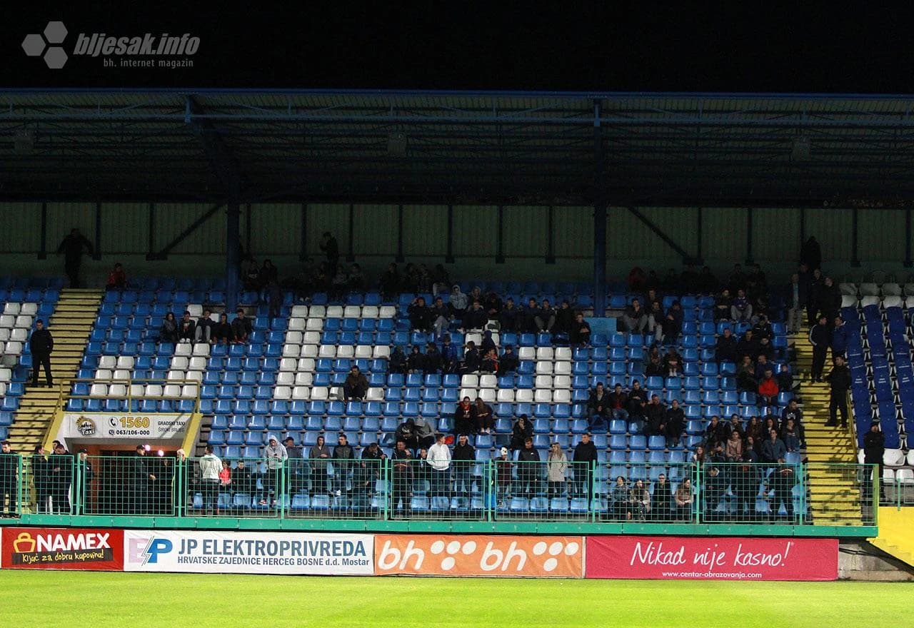 Nogometaši Dinama odradili trening na Pecari