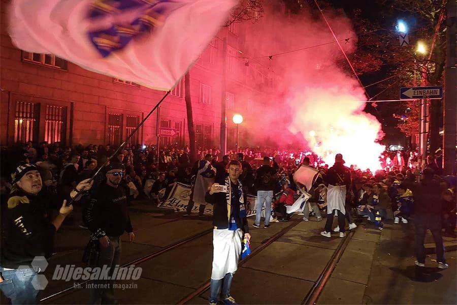 Podrška Zmajevima: Bakljada na Schwedenplatzu, pa korteo do stadiona