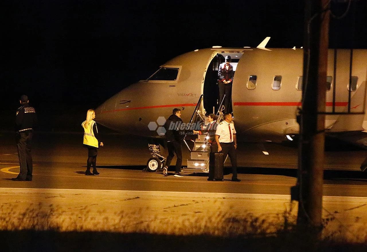 Zoran Mamić ulazi u zrakoplov