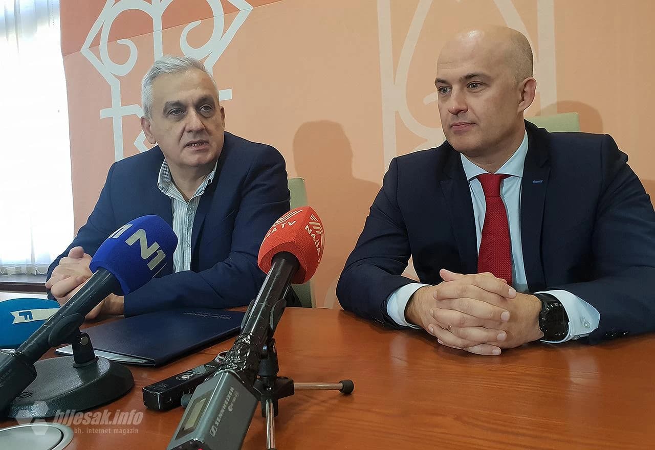 Gradonačelnik Mostara Ljubo Bešlić i direktor UniCredit banke d.d. Mostar Dalibor Ćubela