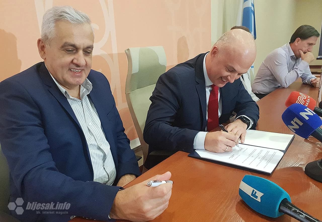 Gradonačelnik Mostara Ljubo Bešlić i direktor UniCredit banke d.d. Mostar Dalibor Ćubela