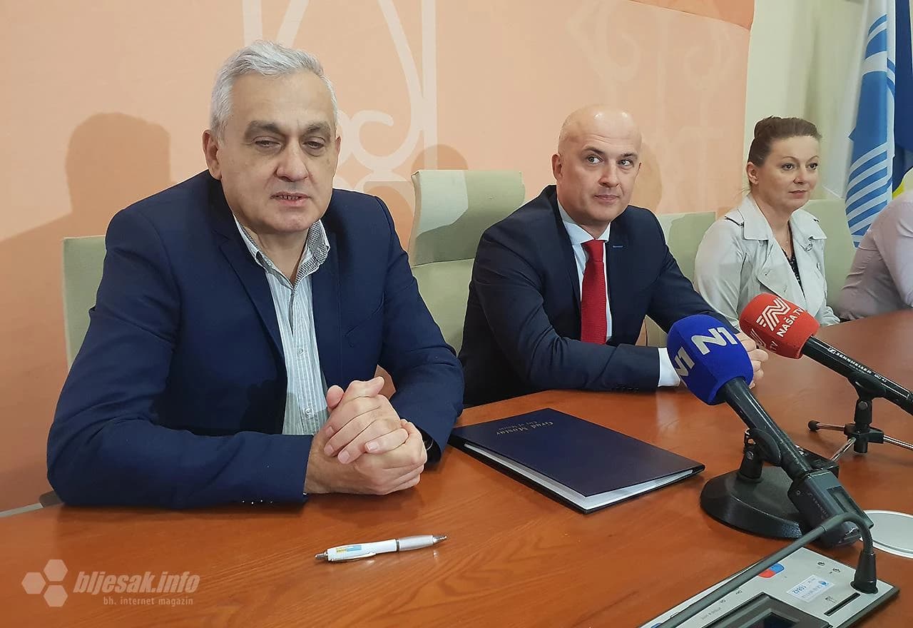 Gradonačelnik Mostara Ljubo Bešlić i direktor UniCredit banke d.d. Mostar Dalibor Ćubela