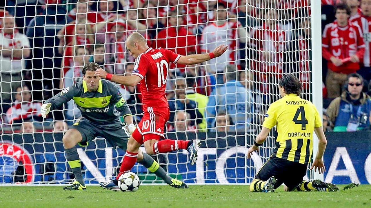 Arjen Robben postiže gol za naslov prvaka Europe