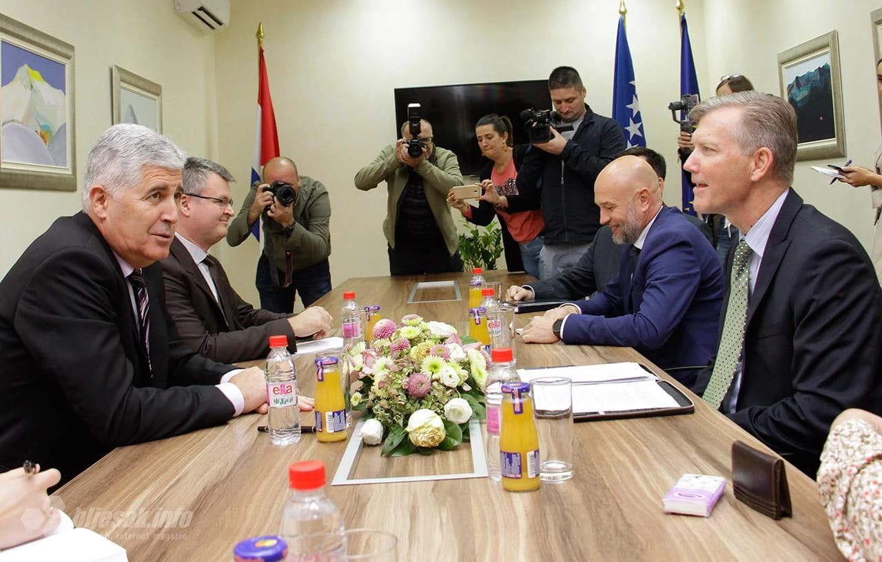 Član Predsjedništva BiH Dragan Čović susreo se sa šefom Misije OSCE-a u BiH Bruceom Bertonom