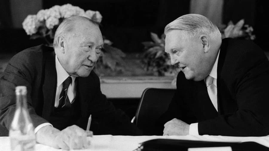 Konrad Adenauer (lijevo) i Ludwig Erhard
