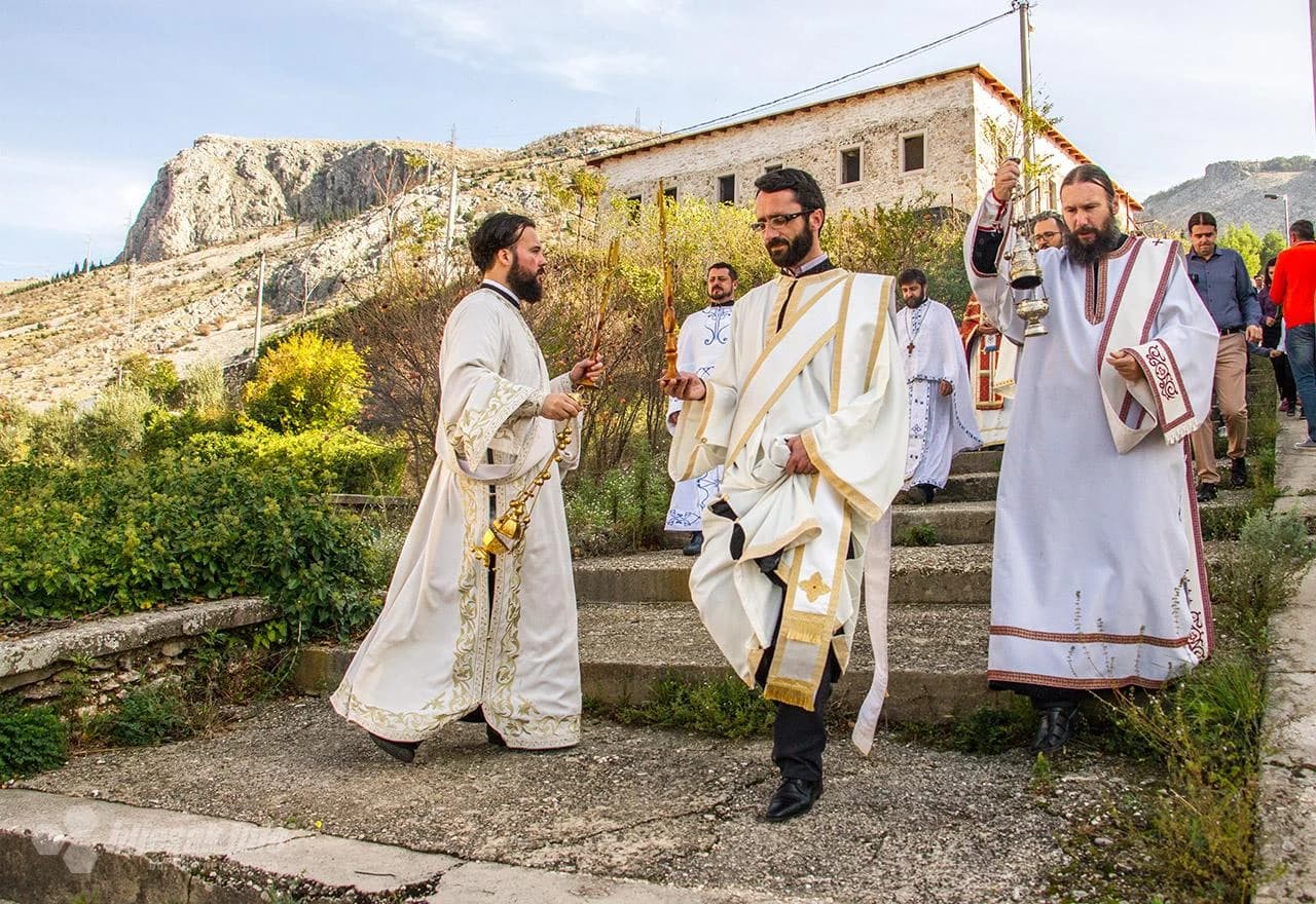 Posvećenje zlatnog križa za Sabornu crkvu nakon liturgije 