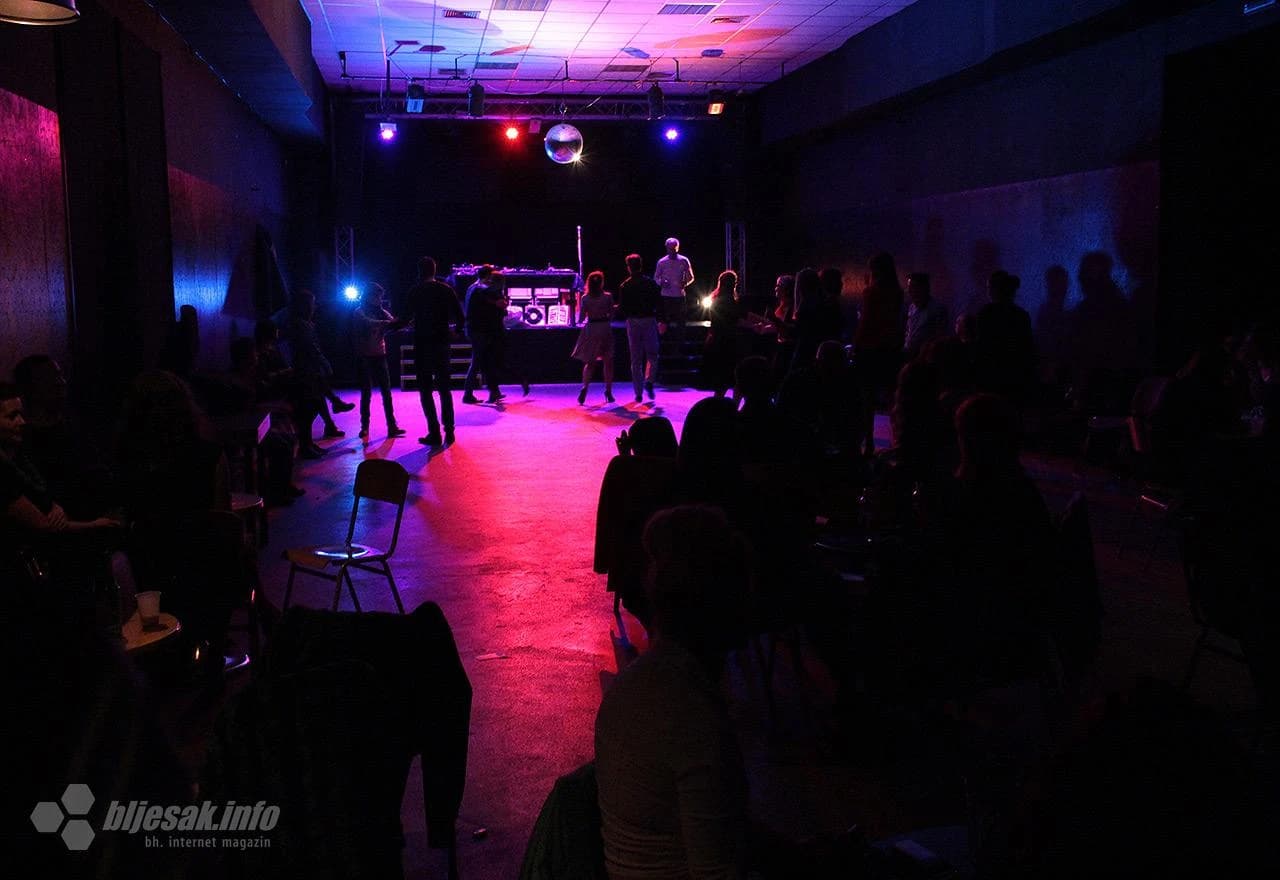 Detalj s igranke-plesnjaka