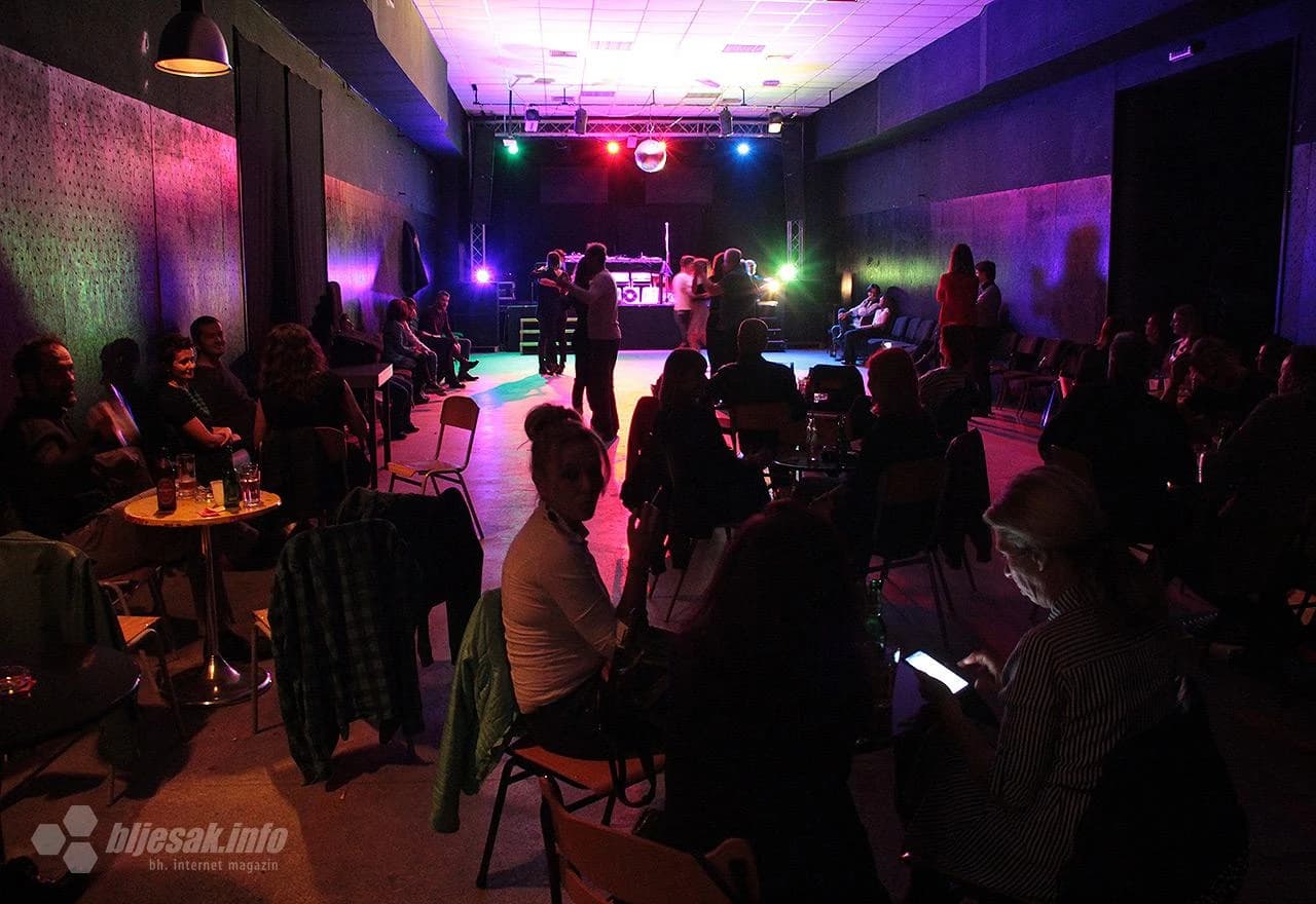 Detalj s igranke-plesnjaka