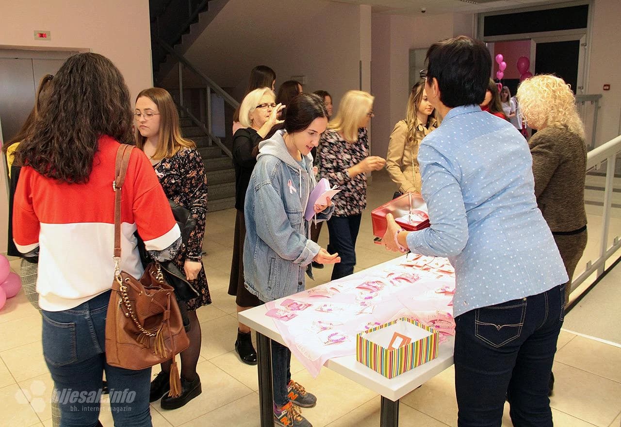 Svi sudionici su dobili roza vrpcu