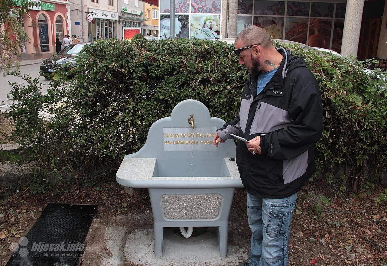 Detalj s otvaranja česme