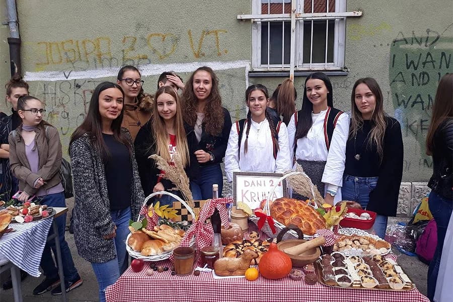 Dani kruha u Srednjoj medicinskoj školi Sestara milosrdnica u Mostaru