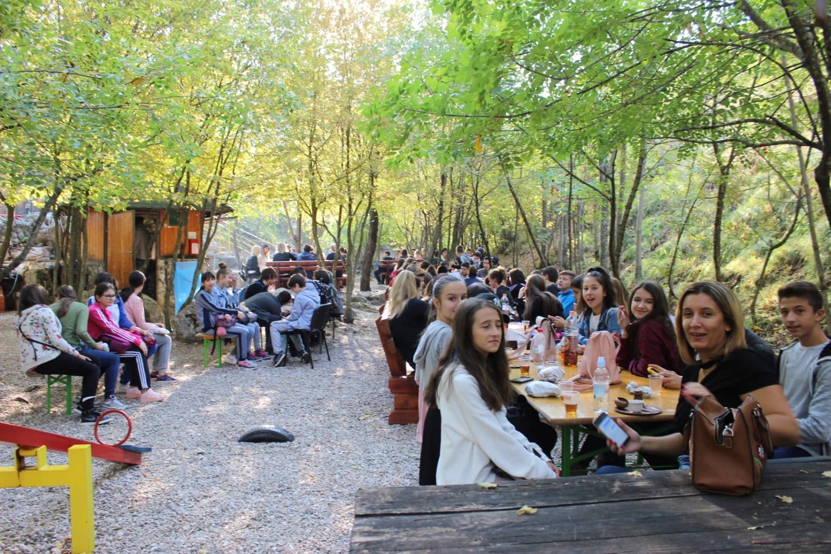 Organizirane poduzetničke radionice za osnovce iz Mostara i Nevesinja