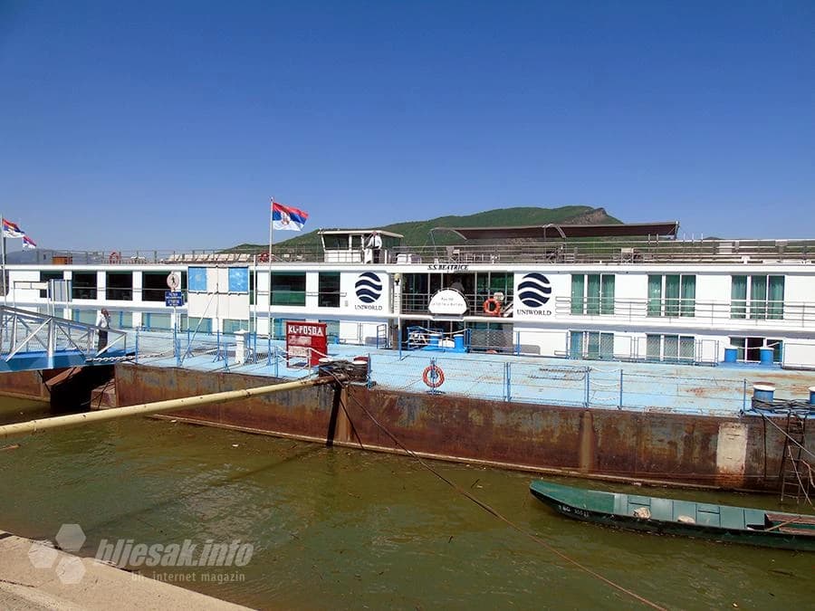 ...i samo se čeka da otvori „utrobu“...