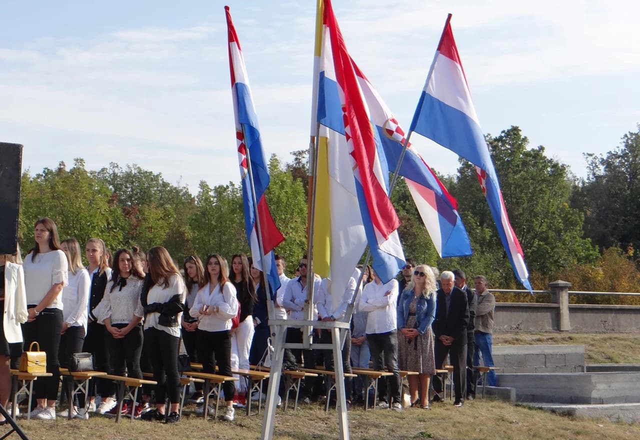 U krivodolskom groblju pokopani su ostaci mučenice Jele