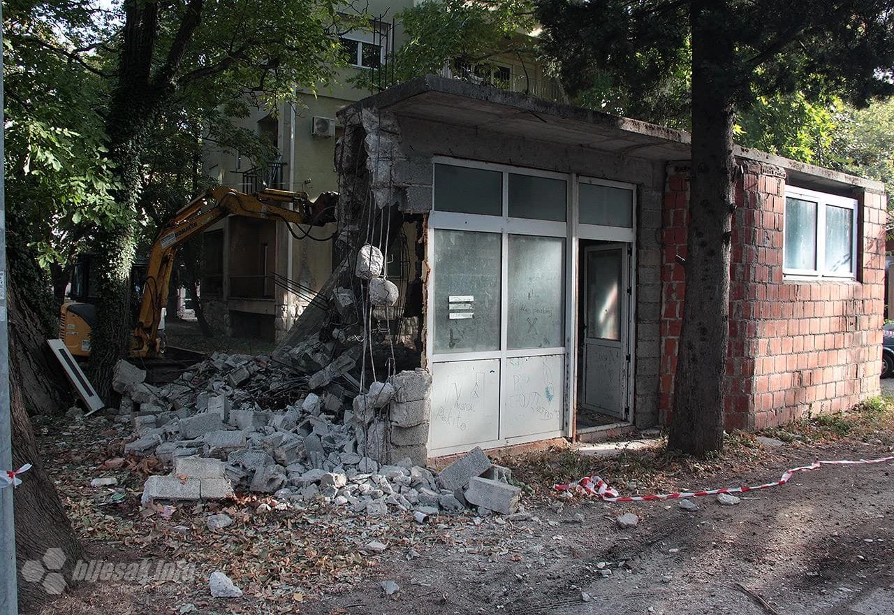 Rušenje na ulicama Mostara