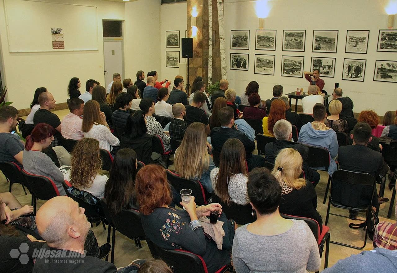 S promocije zbirke pjesama Marka Tomaša