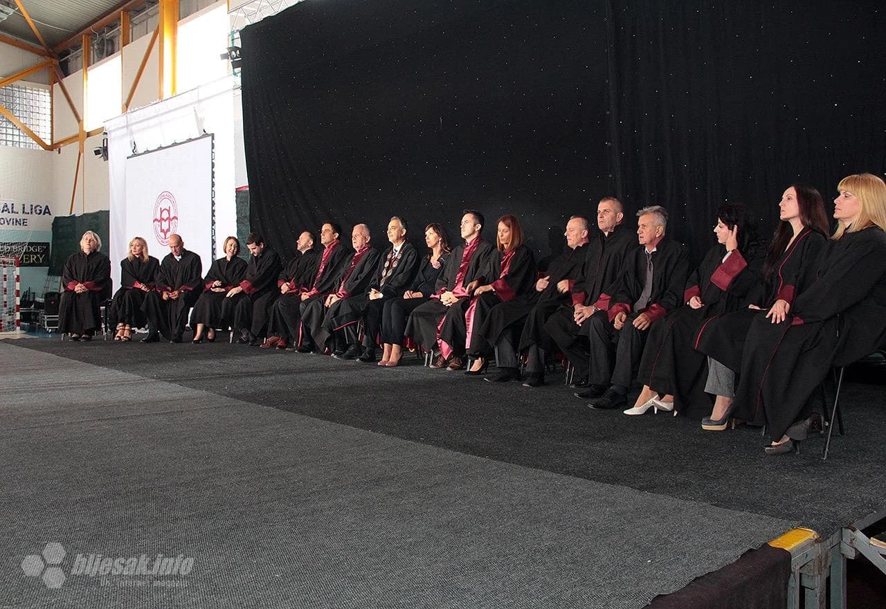 Detalj s održanog brucoškog sata na Univerzitetu Džemal Bijedić