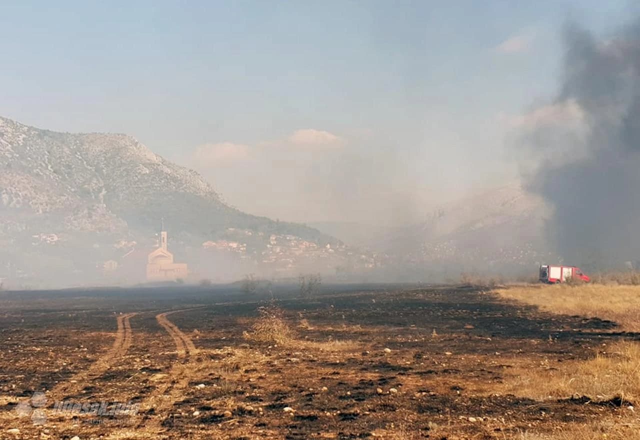 Intervencija vatrogasaca u naselju Rodoč