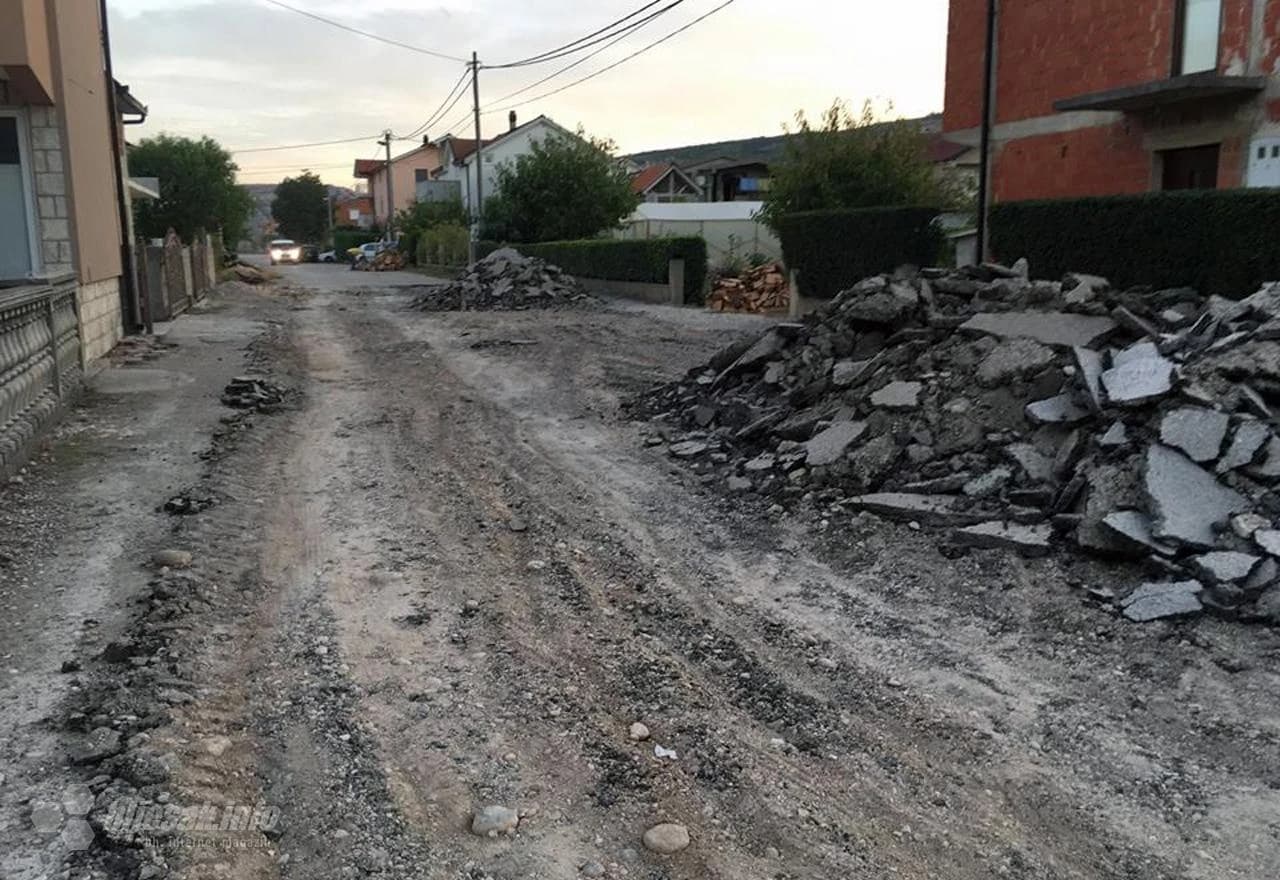 U naselju Ortiješ maknut je stari asfalt