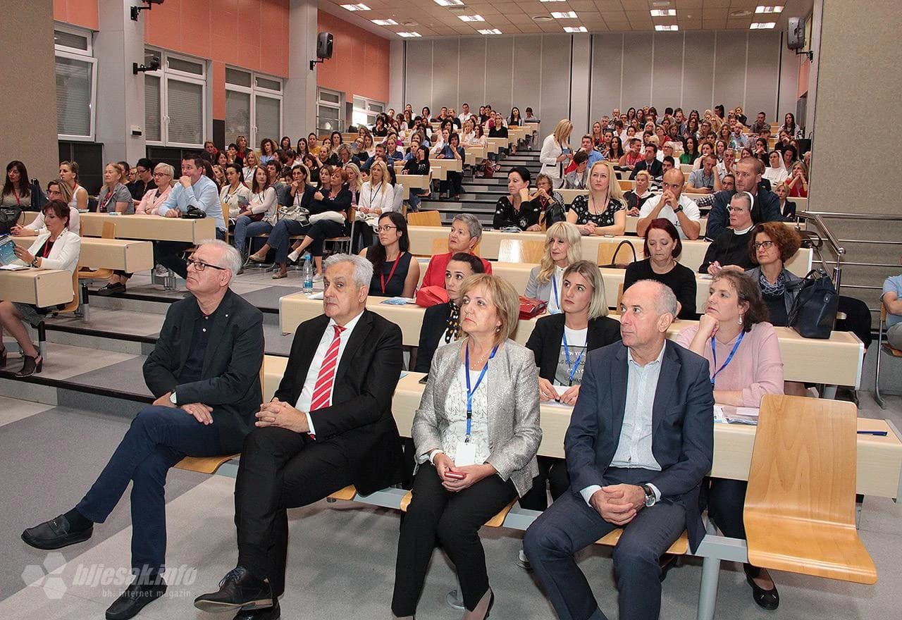 Skup ima temu Istraživanje u sestrinstvu - izazov i(li) preduvjet suvremenog sestrinstva"