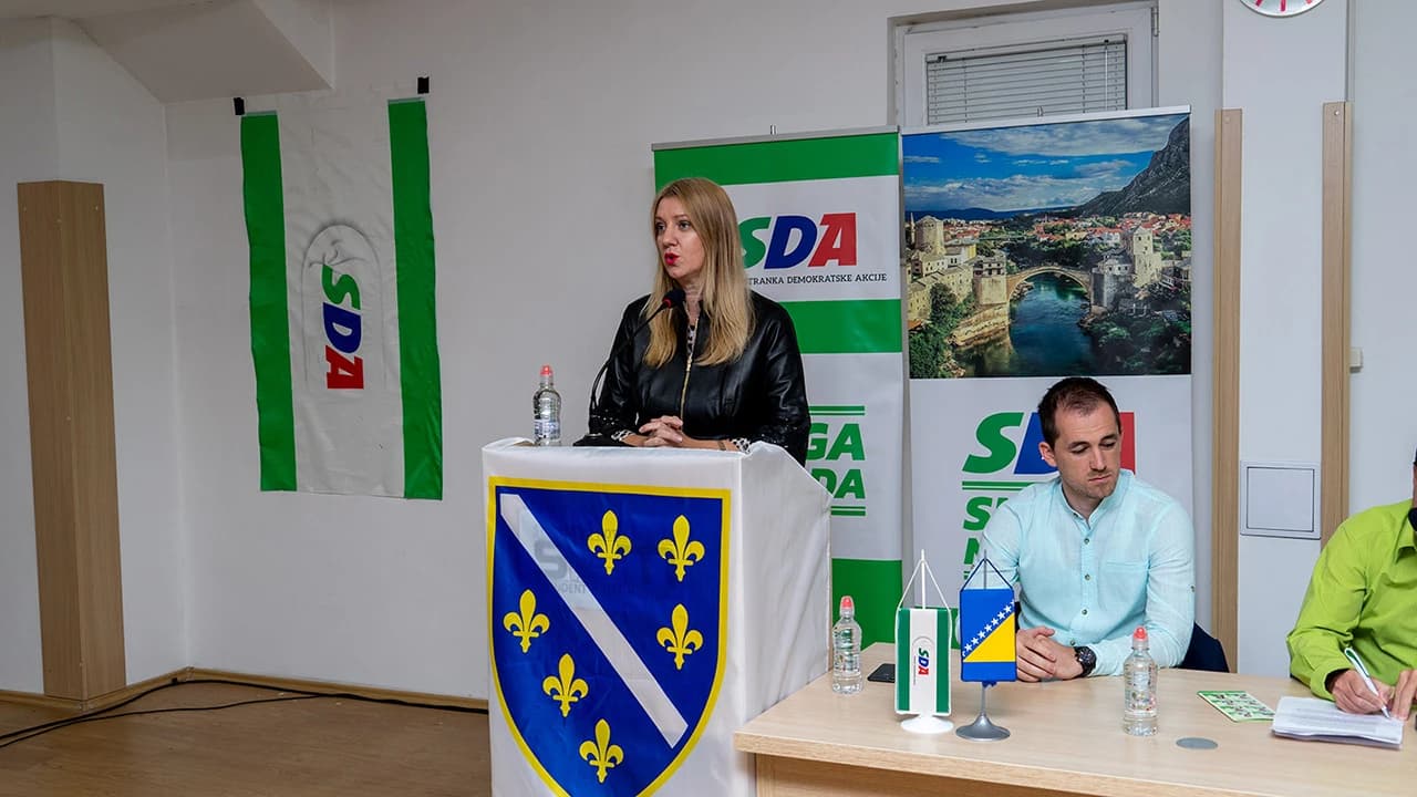 Sa tribine na Carini