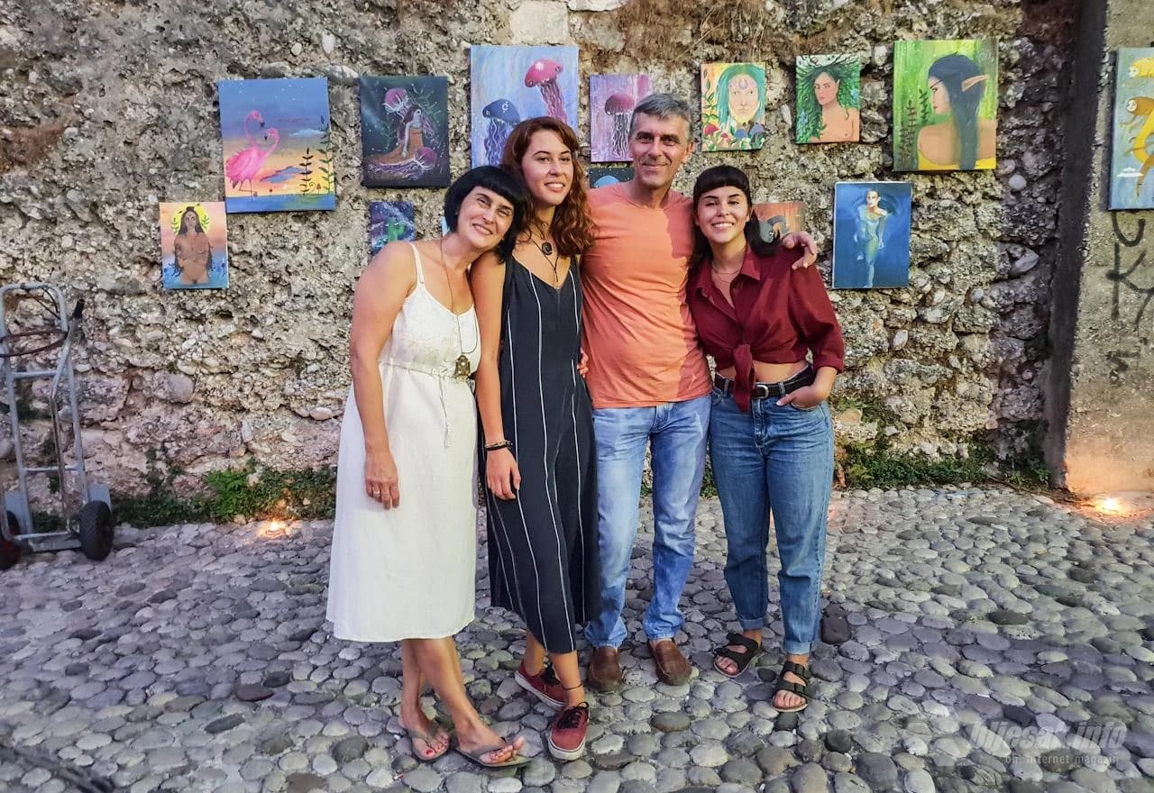 Prva samostalna izložba Medine Dedić iz Mostara