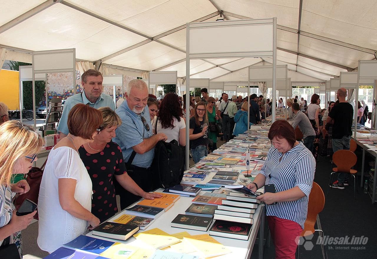 Posjetitelji iz Zenice i Sarajeva u posjeti Salonu akademske knjige u Mostaru