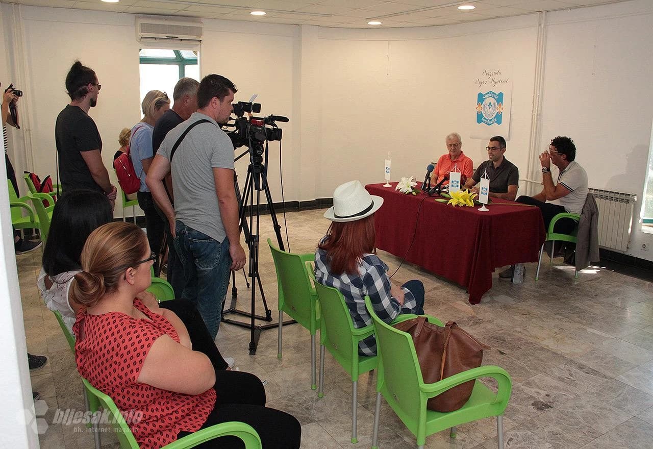 Detalj s konferencije za medije