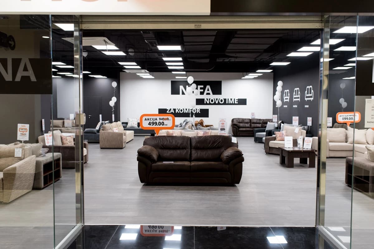 Otvoren Nefa namještaj u Mepas Mallu