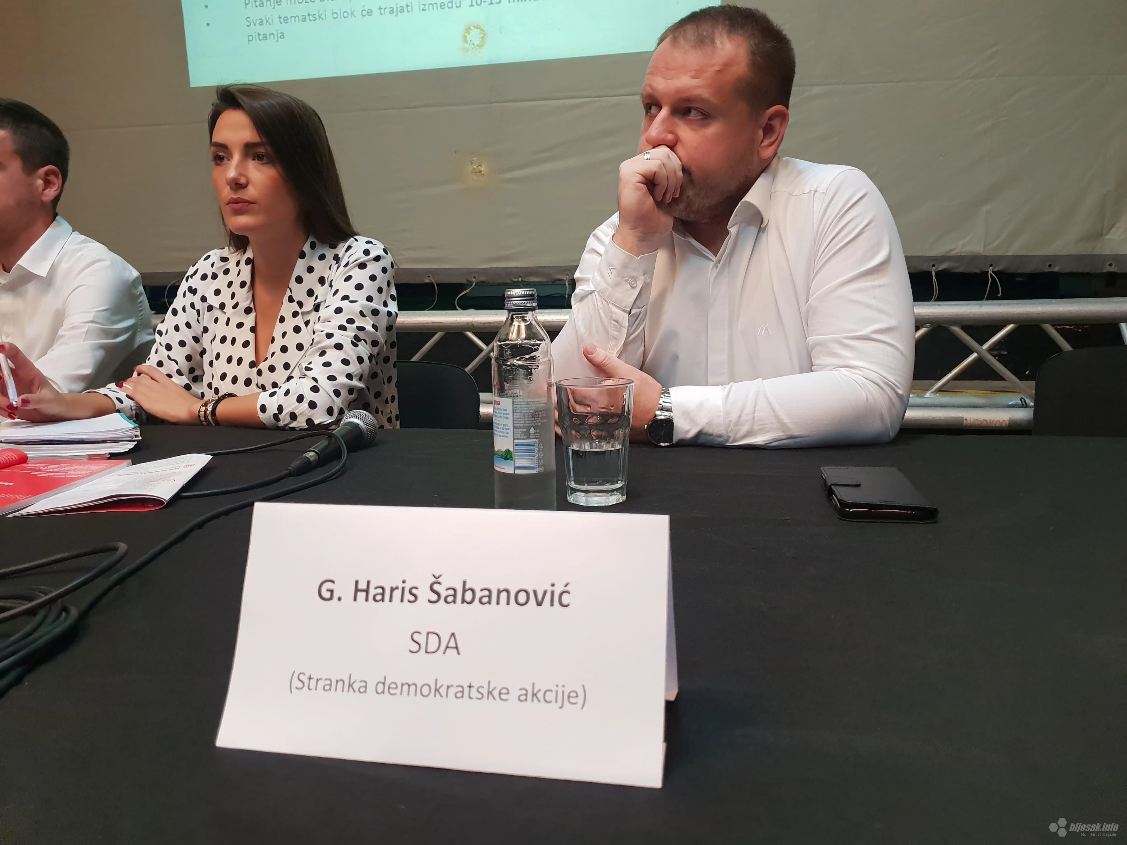 Javna tribina "Pet do dvanaest"