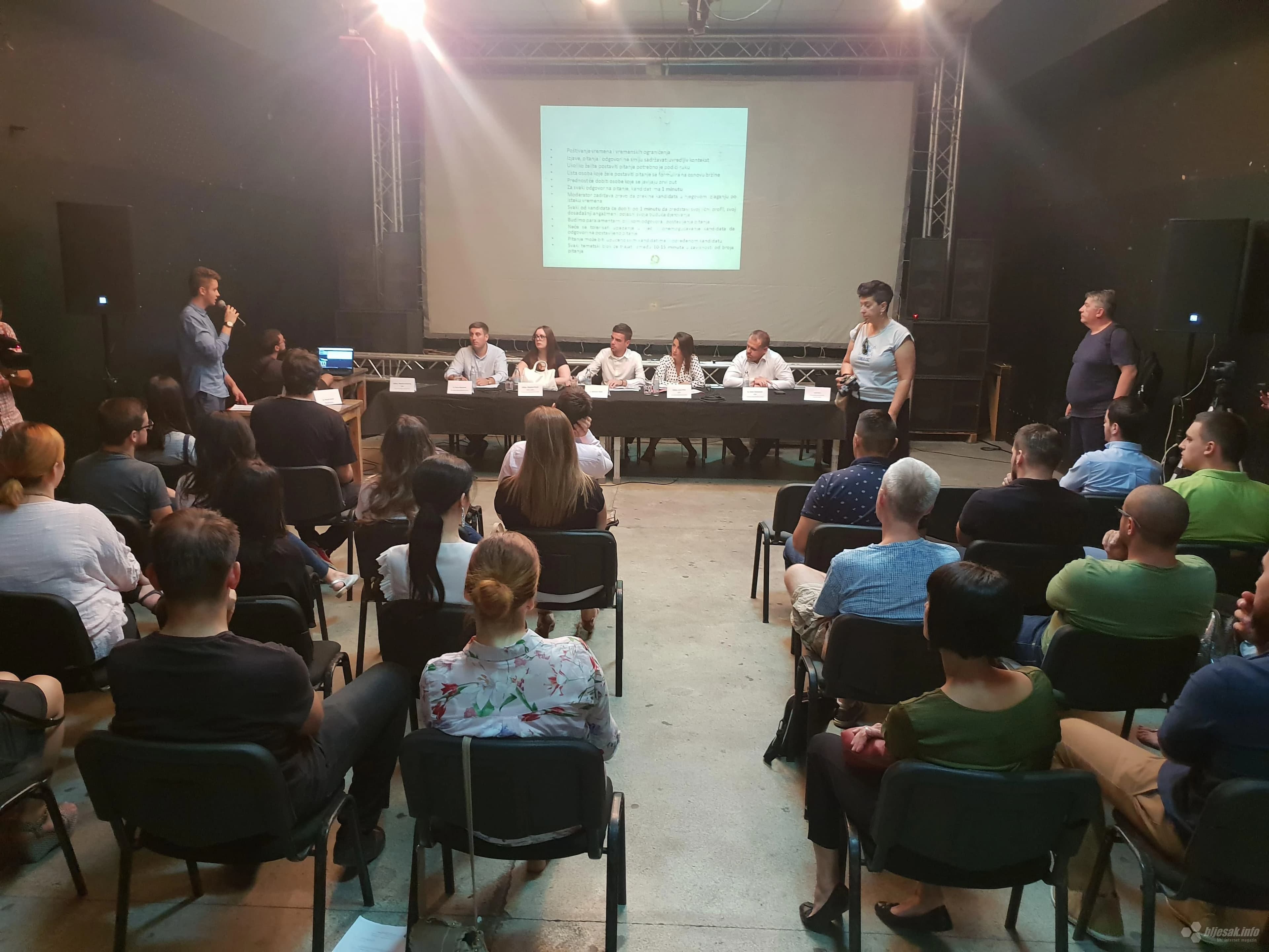 Javna tribina "Pet do dvanaest"