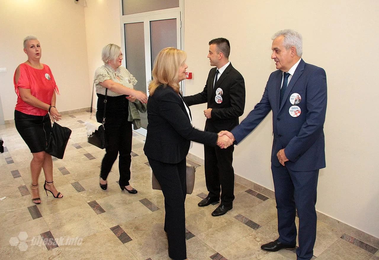 Ministrica Jelka Milićević s Ljubom Bešlićem