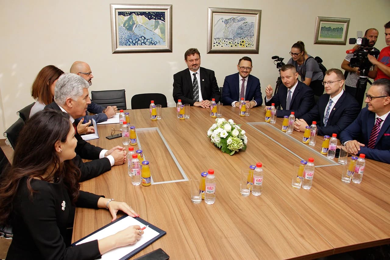 Dragan Čović sa izaslanstvom Sveučilišta u Mostaru i Sveučilišta "Matej Bel" iz Banske Bystrice (Slovačka) 