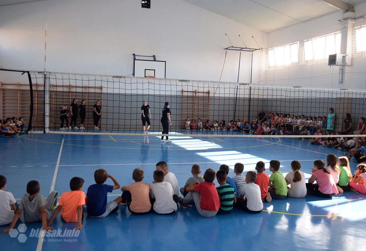 HCK Široki oduševio djecu na cheerleading prezentaciji u Drugoj osnovnoj školi