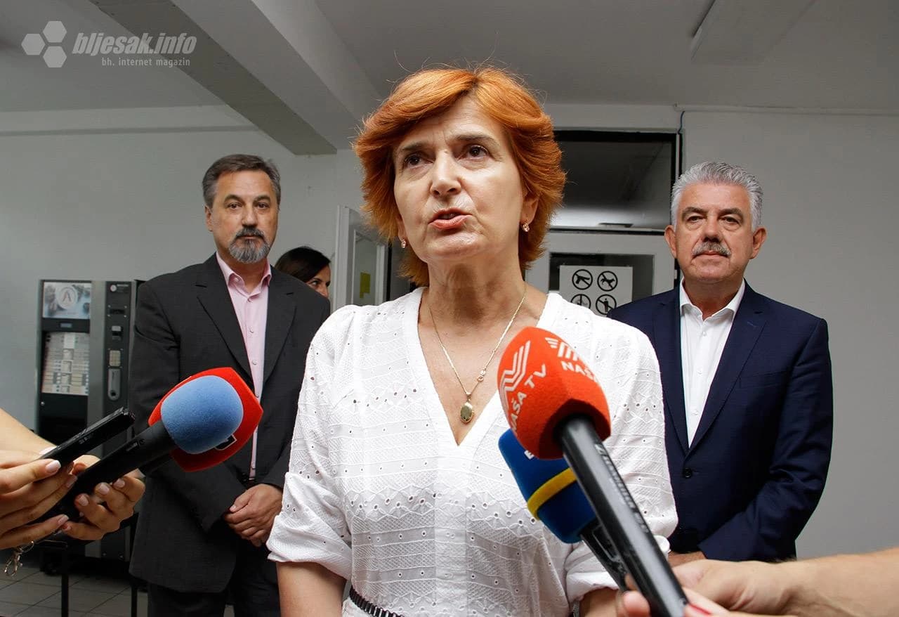 Uručivanje školskih torba i pribora za učenike s područja Grada Mostara.