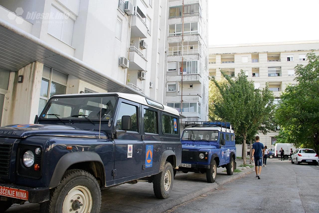 Uklanjanje rakete u centru Mostara na visini od 30 metara