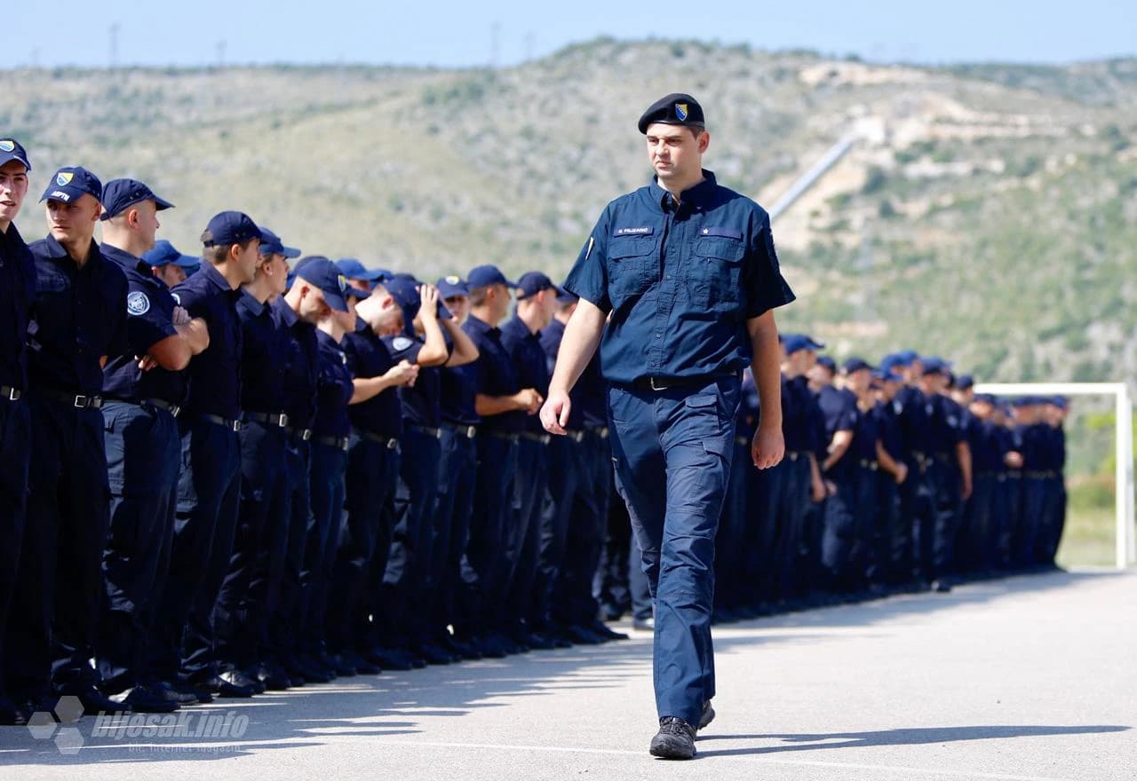 100 kadeta Granične policije BIH promovirano u čin policajca