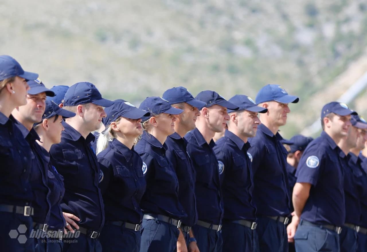 100 kadeta Granične policije BIH promovirano u čin policajca