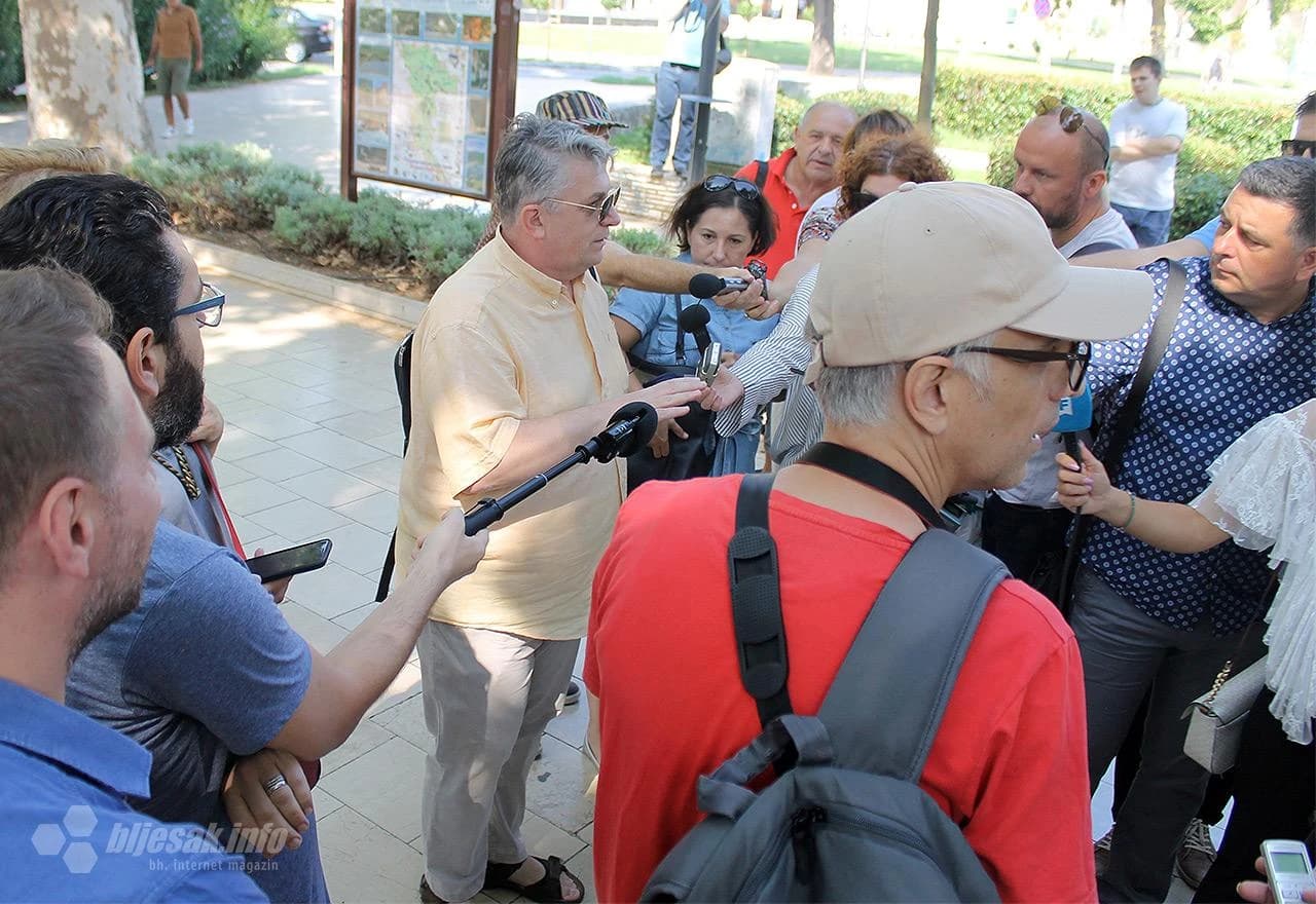 Prosvjedna šetnja novinara u Mostaru