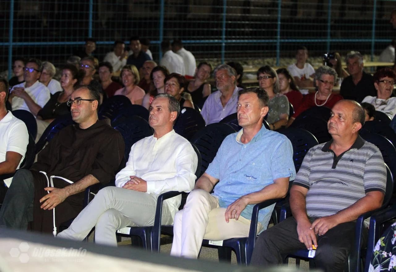 U Šurmancima održana tradicionalna kulturno-zabavna manifestacija